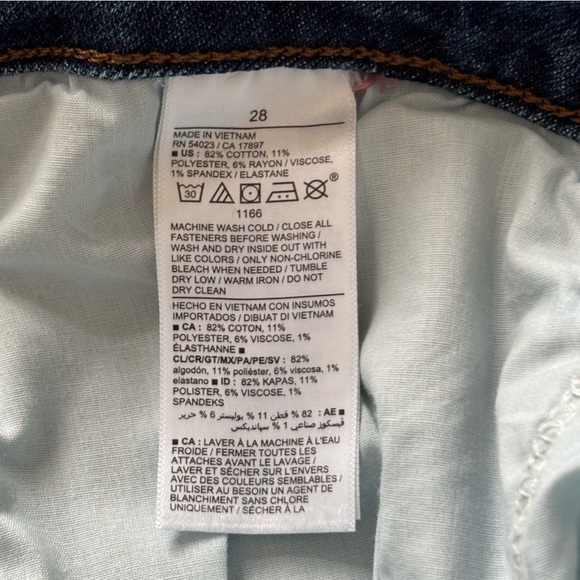 NWT Old Navy Plus Sz 28 High-Waist Button-Fly Kicker Boot-Cut Jeans - Picture 7 of 14